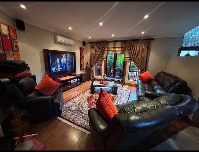 4 BEDROOM FREESTANDING FOR SALE IN RUIMSIG AH